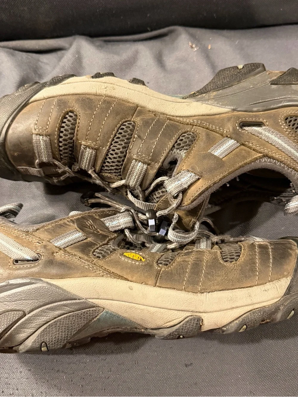 KEEN Women’s size 11W Brown Leather Outdoor Sandal Sneaker steel toe
